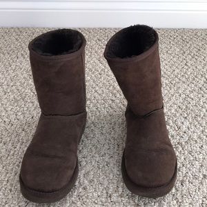 Chocolate brown Short Classic UGG boots